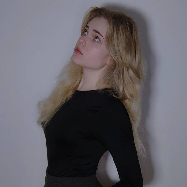 modelka s ID 0702AXYUA7 p019