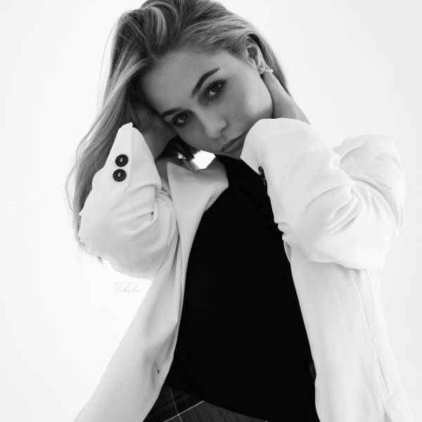 modelka s ID 0702DFPROD p019