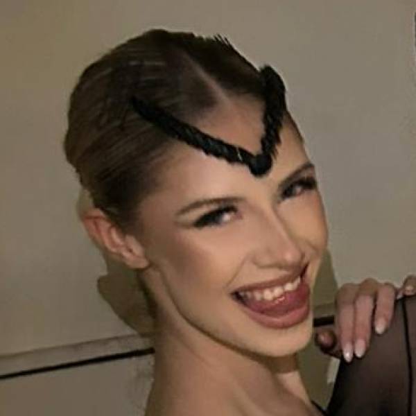 modelka s ID 0702EZID4Z p017