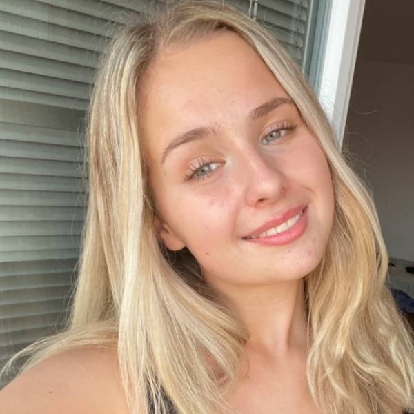 modelka s ID 0702FWMKZE p017
