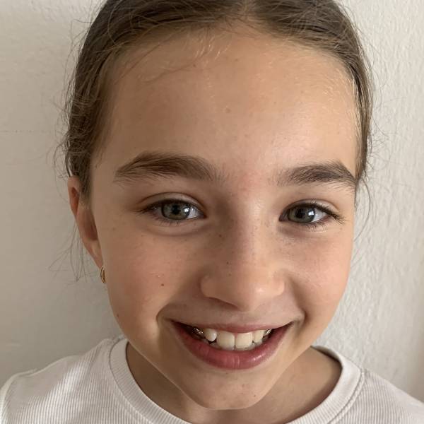 modelka s ID 0702GY2X96 p019