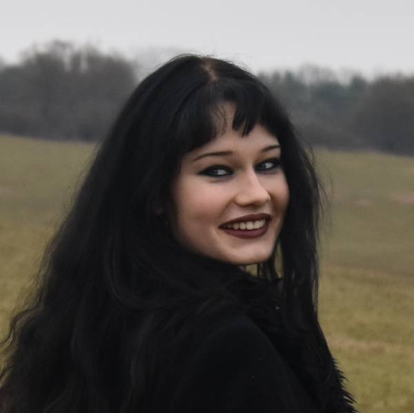 modelka s ID 0702LY6YHK p017