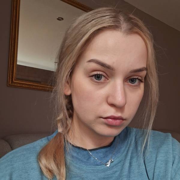 modelka s ID 0702QKHEMX p016