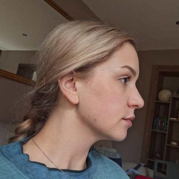 modelka s ID 0702QKHEMX p019