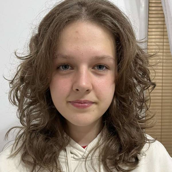 modelka s ID 0702QUBZGE p016