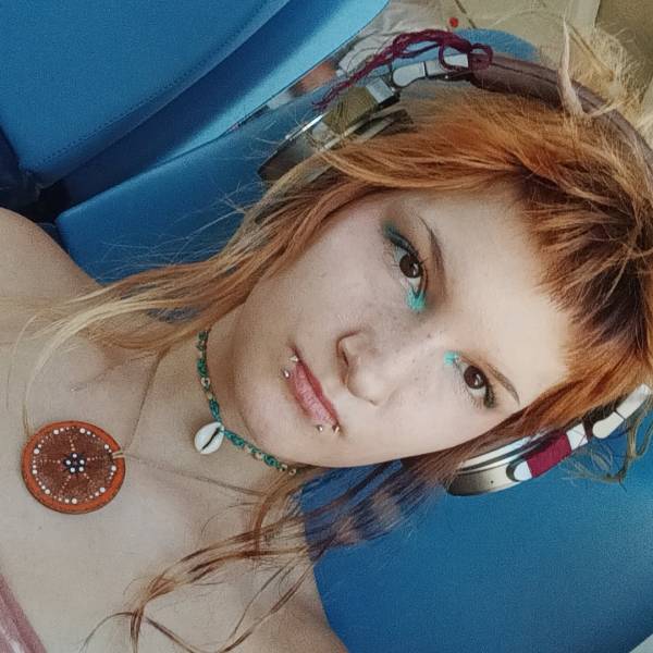 modelka s ID 0702QV8D4P p016