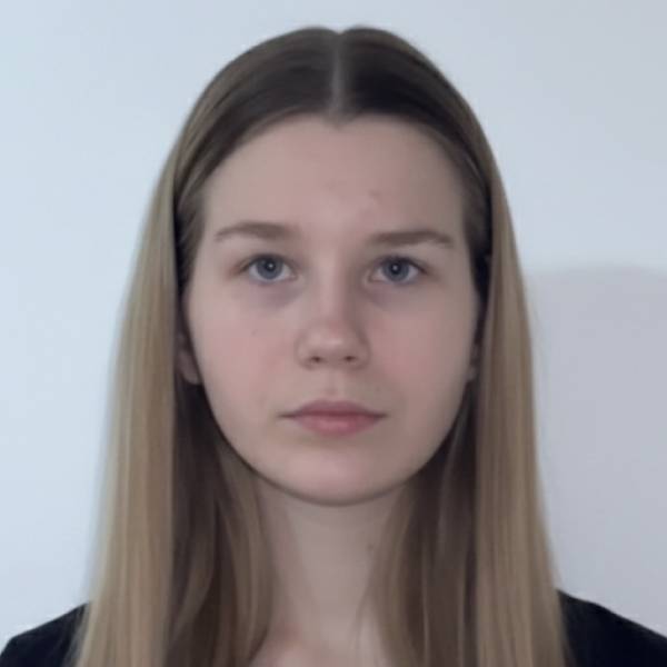 modelka s ID 0702QY70MI p016