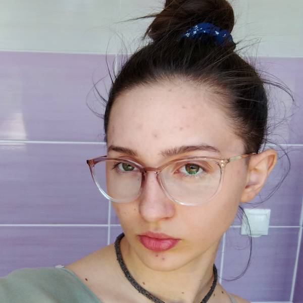 modelka s ID 0702UWIR5G p016