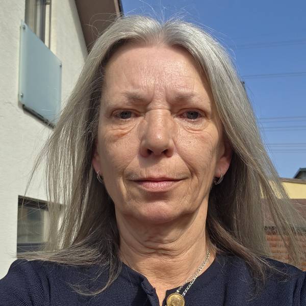modelka s ID 0702UX3YU8 p016