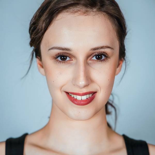 modelka s ID 0702Z7UUY1 p016