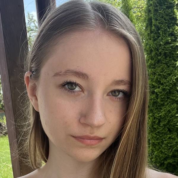 modelka s ID 0702ZWZGDR p016